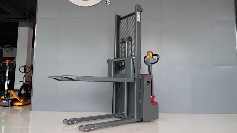 新叉車(chē)必備買(mǎi)家指南